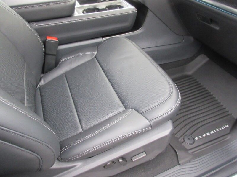 2025 Ford Expedition Platinum St. George SC
