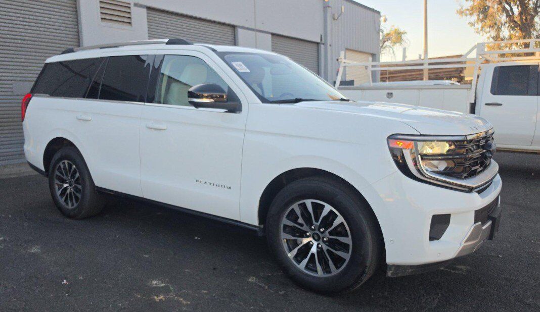 2025 Ford Expedition Platinum