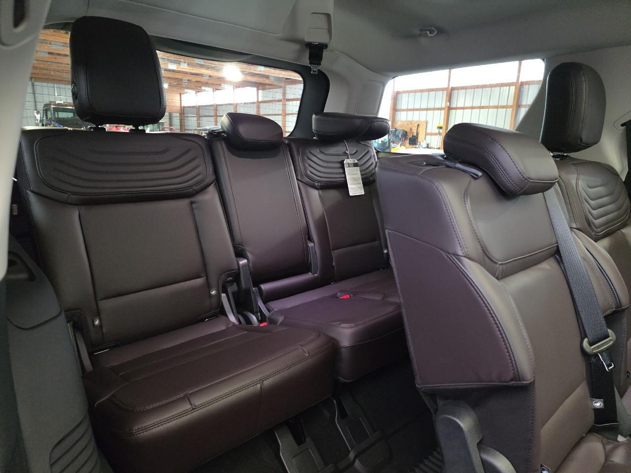 2025 Ford Expedition Platinum Sand Lake NY