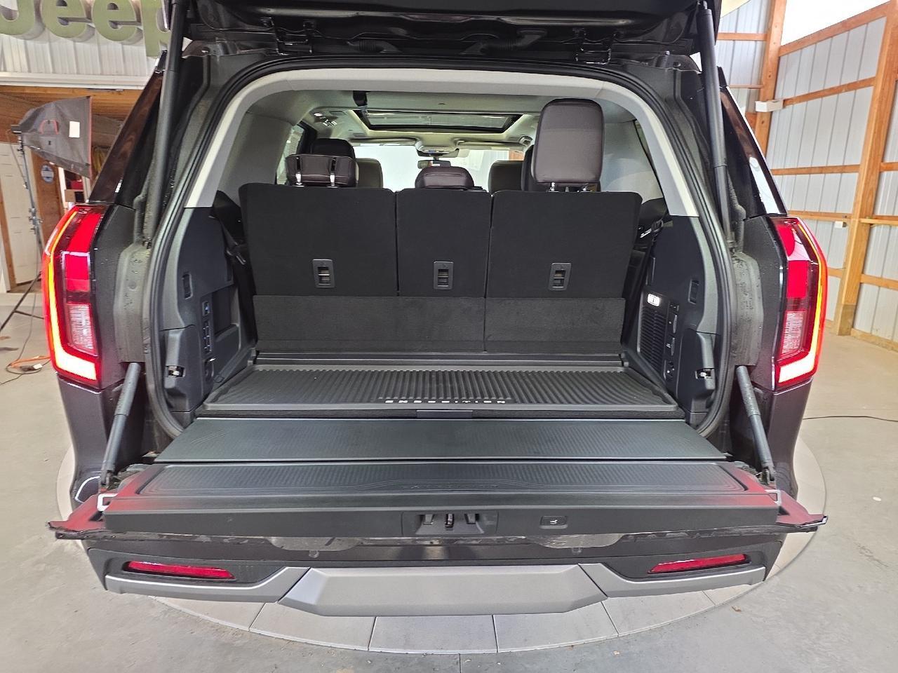 2025 Ford Expedition Platinum Sand Lake NY