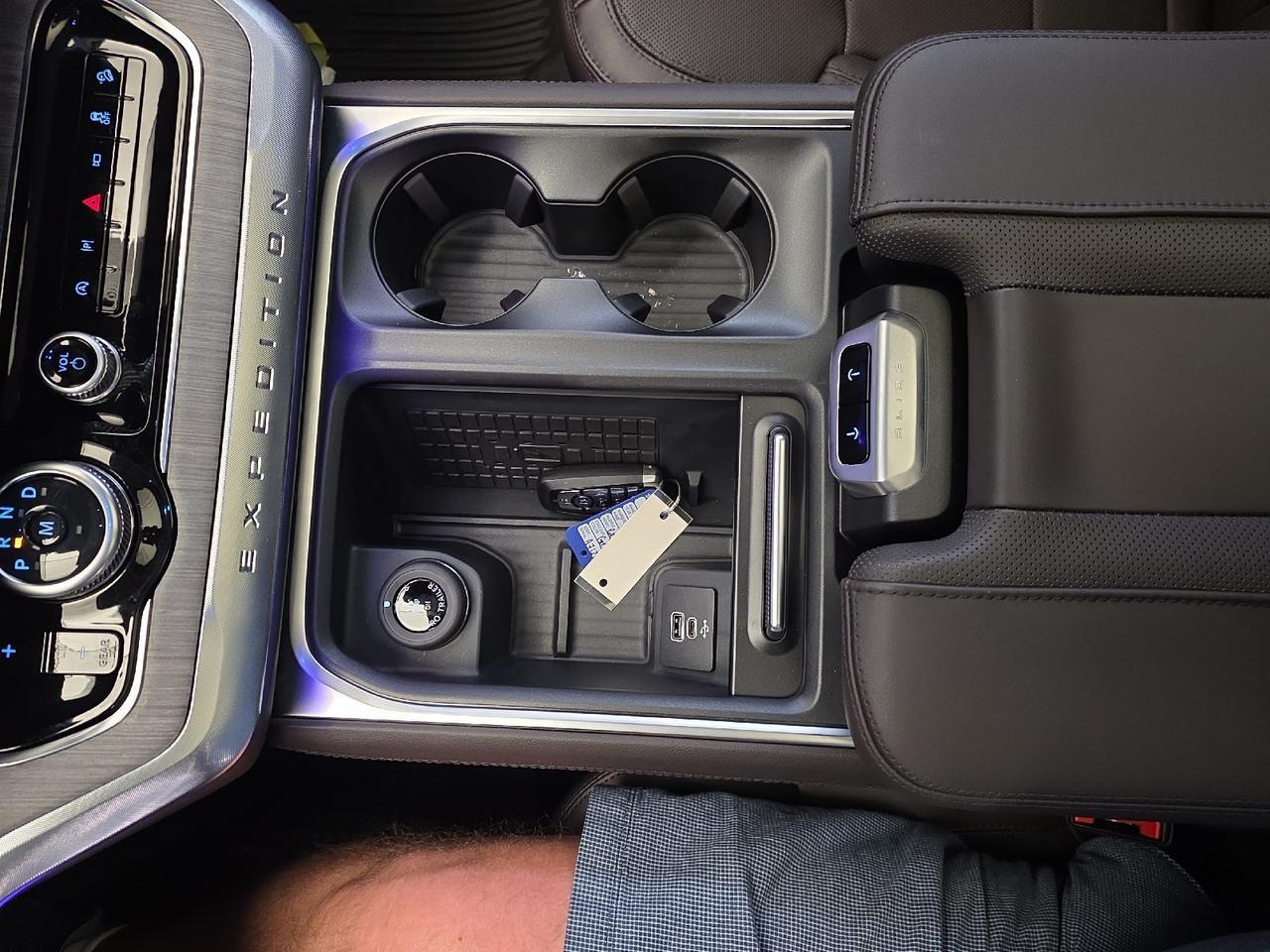 2025 Ford Expedition Platinum Sand Lake NY