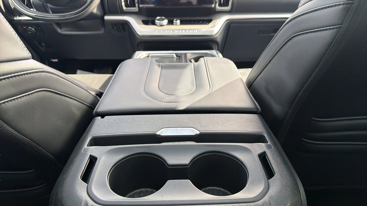 2025 Ford Expedition Platinum Sherwood Park AB