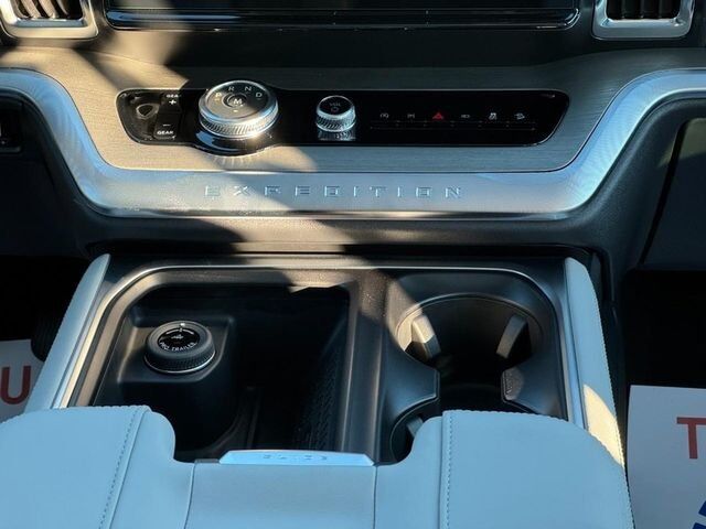 2025 Ford Expedition Platinum Washington MO