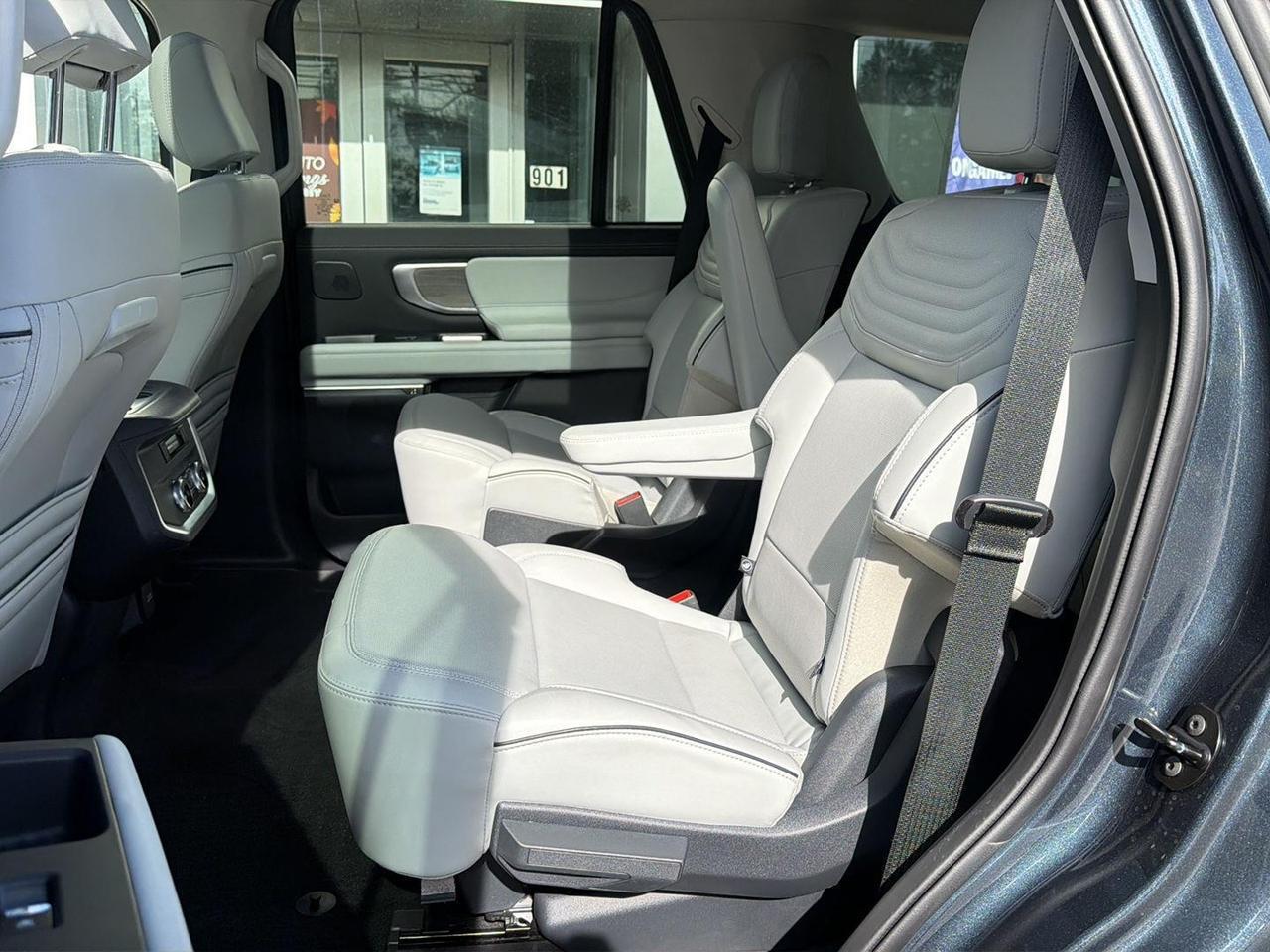 2025 Ford Expedition Platinum Gaithersburg MD