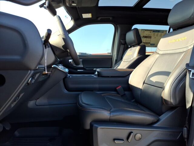 2025 Ford Expedition Tremor  TX