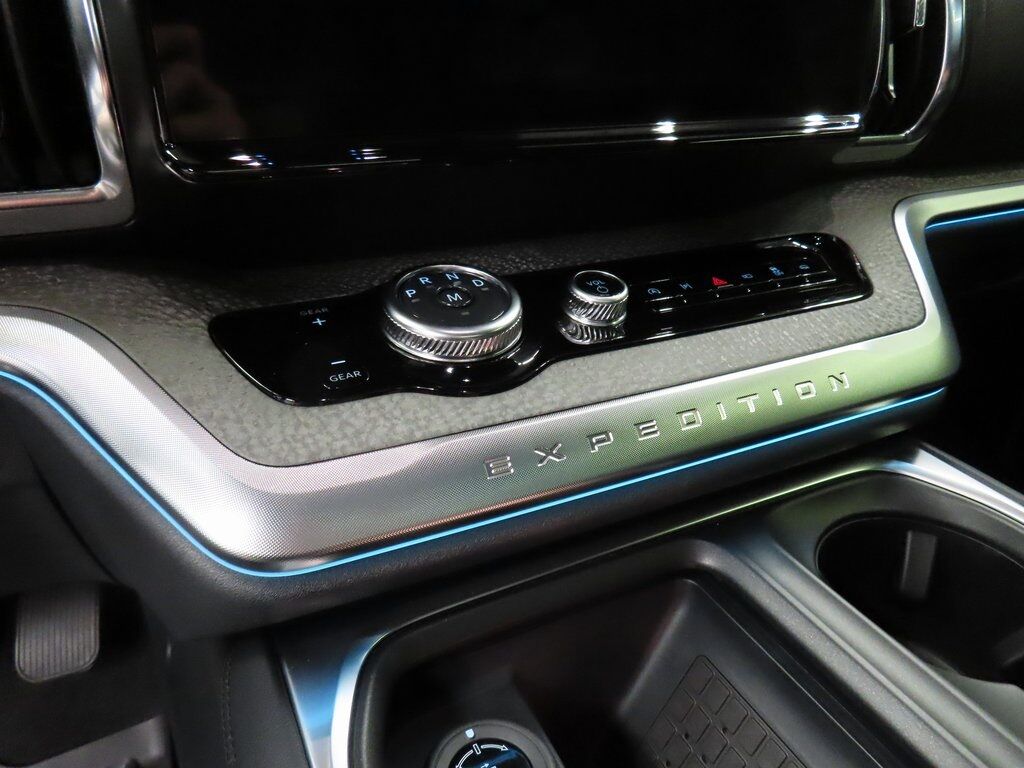 2025 Ford Expedition Tremor 4WD 7 Passenger Fond du Lac WI