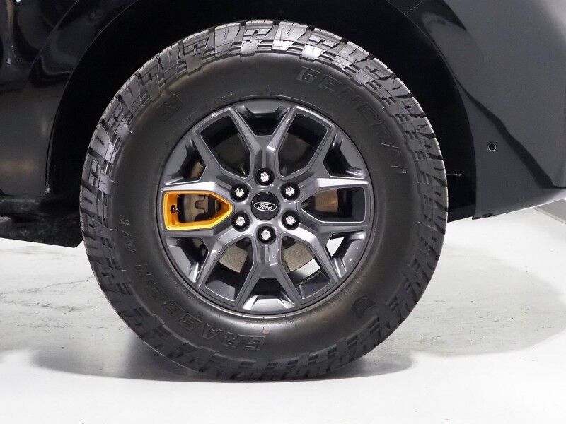 2025 Ford Expedition Tremor 4WD *NAVIGATION, ADAPTIVE CRUISE, SAFETY ALERTS, 360 VIEW CAMERAS, PANORAMA MOONROOF, LEATHER, CLIMATE SEATS, HEATED STEERING, 2ND ROW CAPTAINS, BANG & OLUFSEN, WIRELESS CHARGING, ANDROID & APPLE Round Rock TX