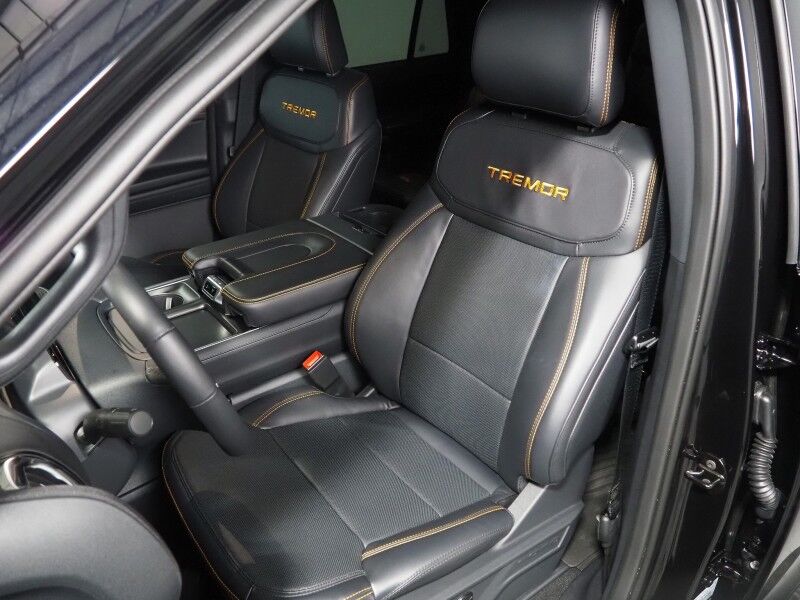 2025 Ford Expedition Tremor 4WD *NAVIGATION, ADAPTIVE CRUISE, SAFETY ALERTS, 360 VIEW CAMERAS, PANORAMA MOONROOF, LEATHER, CLIMATE SEATS, HEATED STEERING, 2ND ROW CAPTAINS, BANG & OLUFSEN, WIRELESS CHARGING, ANDROID & APPLE Round Rock TX