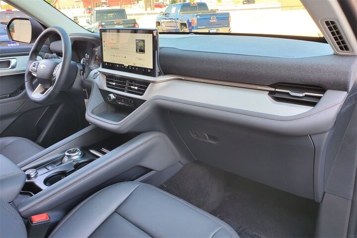 2025 Ford Explorer Active  TX