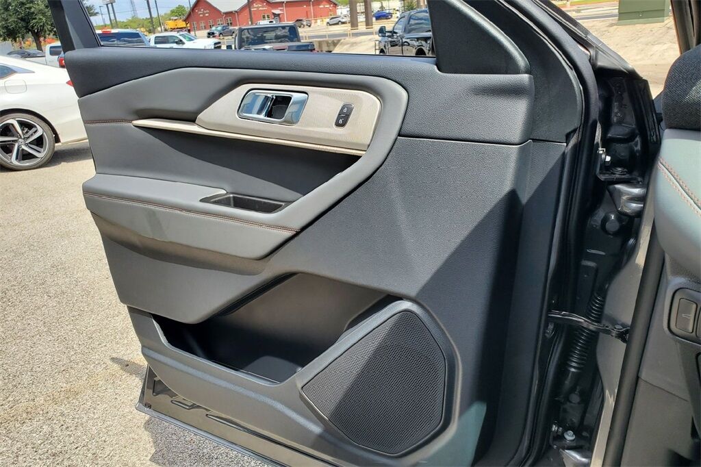 2025 Ford Explorer Active Hondo TX