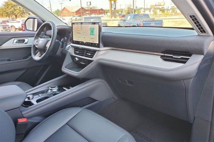 2025 Ford Explorer Active  TX