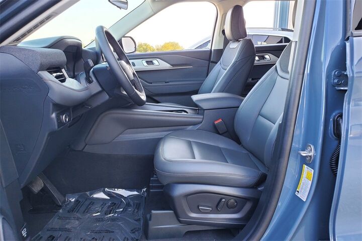 2025 Ford Explorer Active  TX