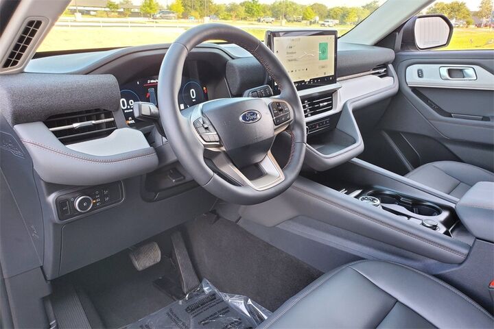 2025 Ford Explorer Active  TX