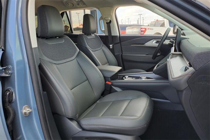 2025 Ford Explorer Active  TX