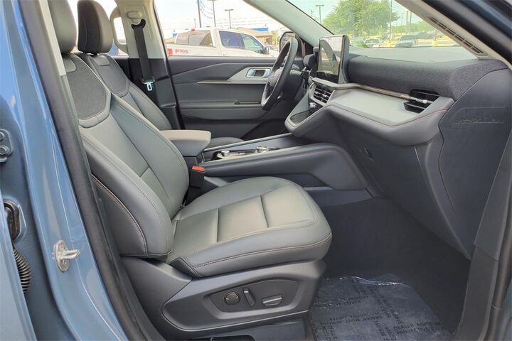 2025 Ford Explorer Active  TX