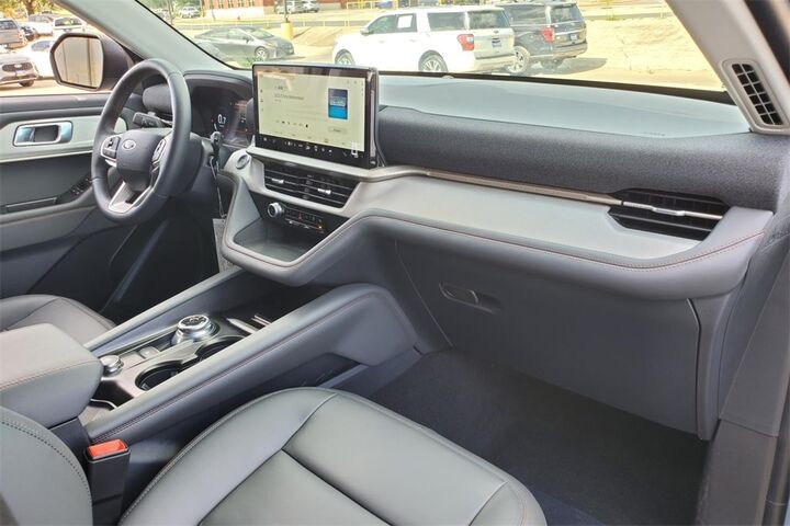 2025 Ford Explorer Active  TX