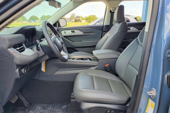 2025 Ford Explorer Active  TX