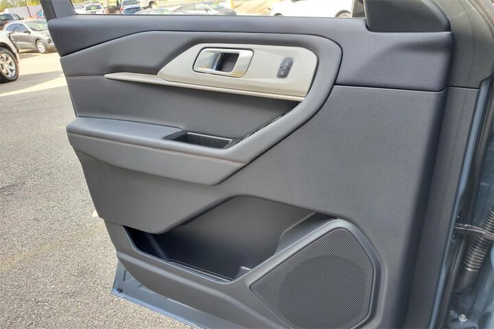 2025 Ford Explorer Active  TX