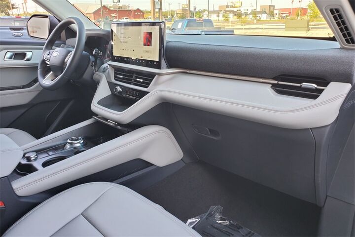 2025 Ford Explorer Active  TX