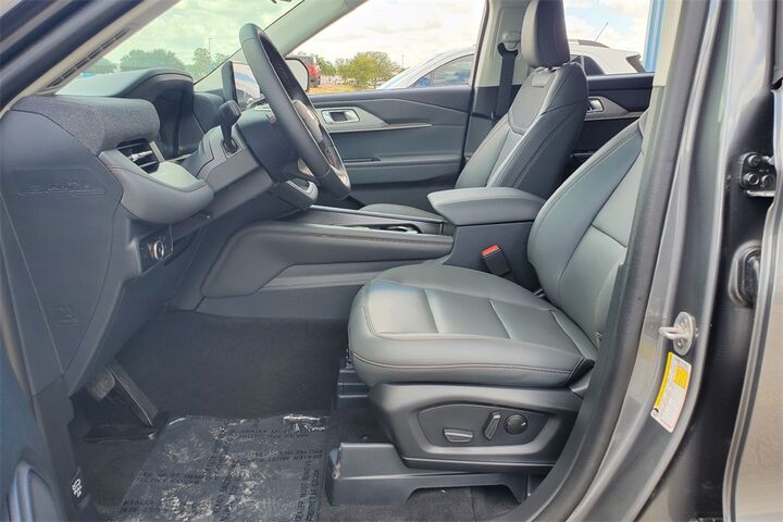 2025 Ford Explorer Active  TX
