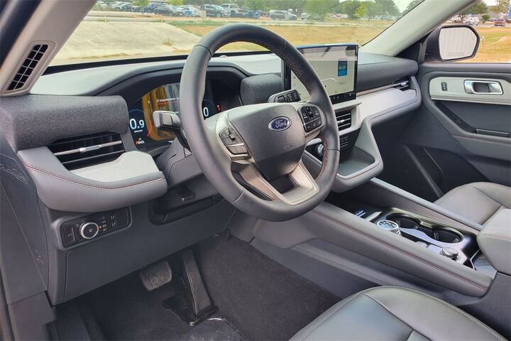 2025 Ford Explorer Active  TX