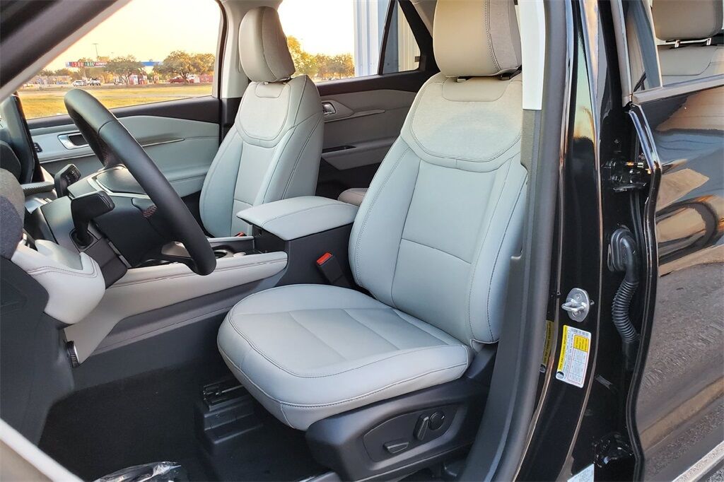 2025 Ford Explorer Active Hondo TX