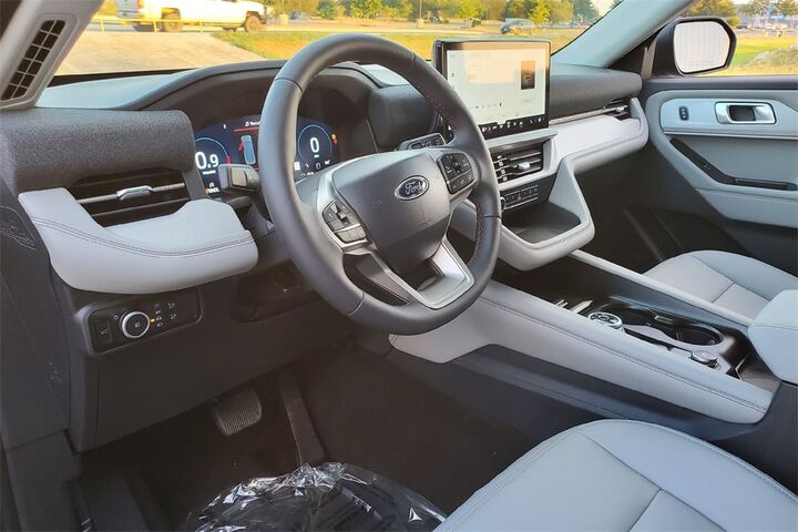 2025 Ford Explorer Active TX 2025 Ford Explorer Active TX