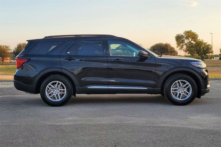 2025 Ford Explorer Active TX 2025 Ford Explorer Active TX