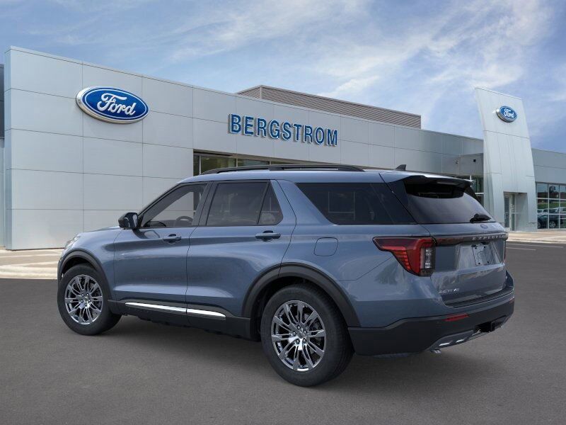 2025 Ford Explorer Active Green Bay WI