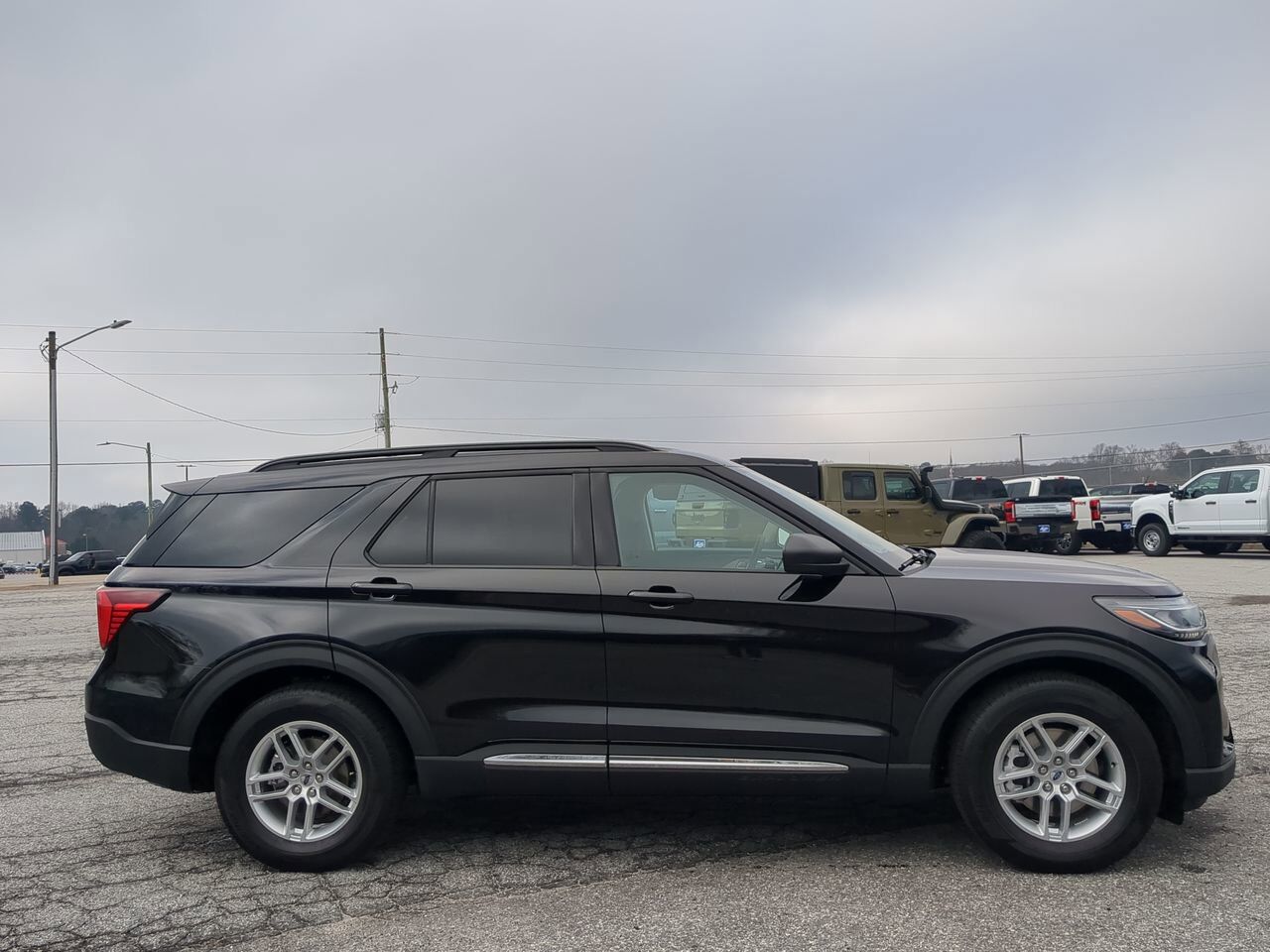 2025 Ford Explorer Active