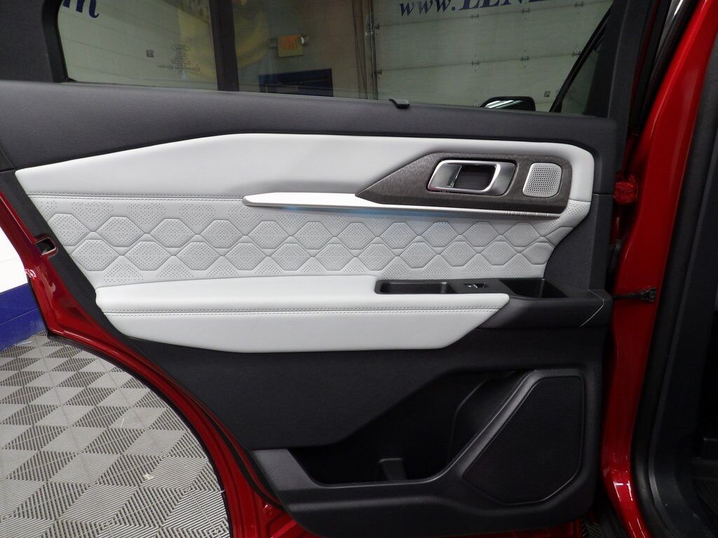 2025 Ford Explorer Platinum 4WD Fond du Lac WI