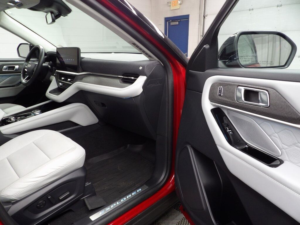 2025 Ford Explorer Platinum 4WD Fond du Lac WI