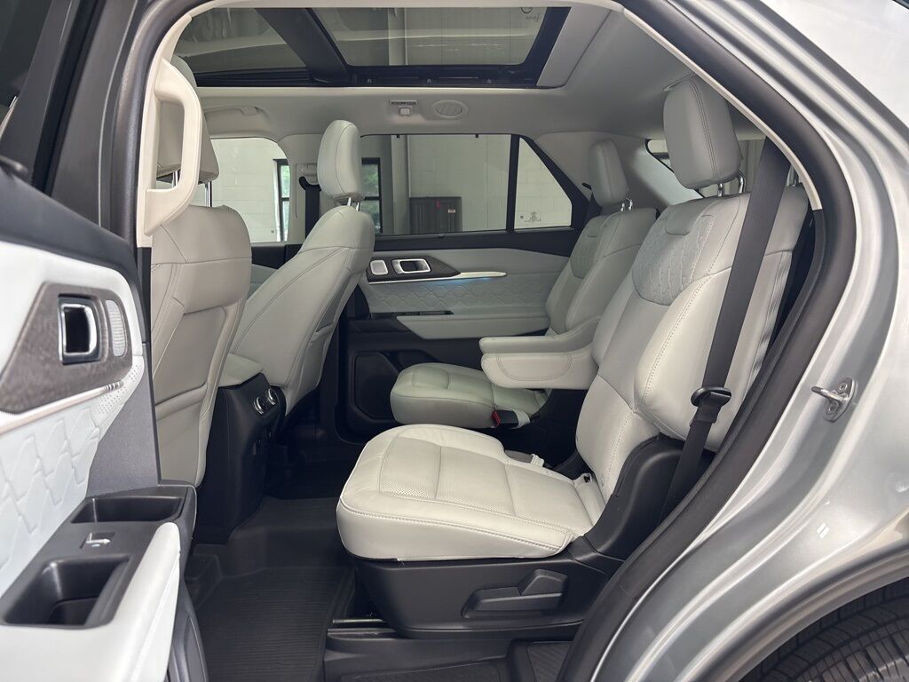 2025 Ford Explorer Platinum 4WD Minocqua WI