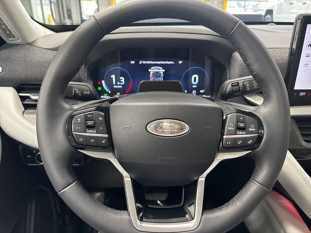 2025 Ford Explorer Platinum 4WD Minocqua WI
