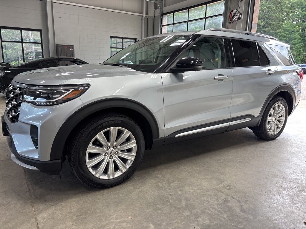 2025 Ford Explorer Platinum 4WD Minocqua WI