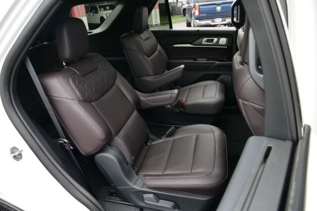 2025 Ford Explorer Platinum 4WD / Ultimate Package / Massage Seats! High Point NC