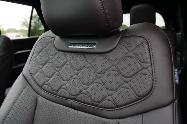 2025 Ford Explorer Platinum 4WD / Ultimate Package / Massage Seats! High Point NC