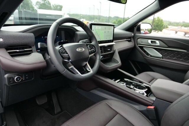 2025 Ford Explorer Platinum 4WD / Ultimate Package / Massage Seats! High Point NC