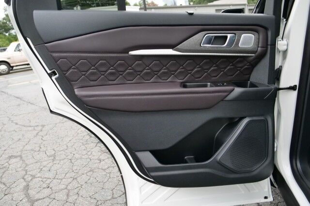 2025 Ford Explorer Platinum 4WD / Ultimate Package / Massage Seats! High Point NC