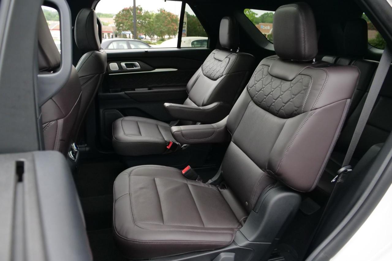 2025 Ford Explorer Platinum 4WD / Ultimate Package / Massage Seats! Lincolnton NC