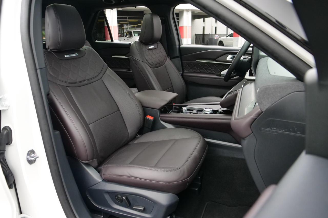 2025 Ford Explorer Platinum 4WD / Ultimate Package / Massage Seats! Lincolnton NC