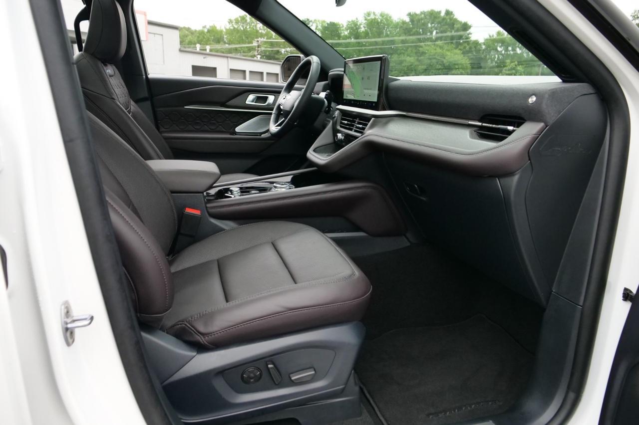 2025 Ford Explorer Platinum 4WD / Ultimate Package / Massage Seats! Lincolnton NC