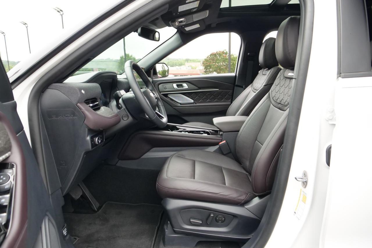 2025 Ford Explorer Platinum 4WD / Ultimate Package / Massage Seats! Lincolnton NC