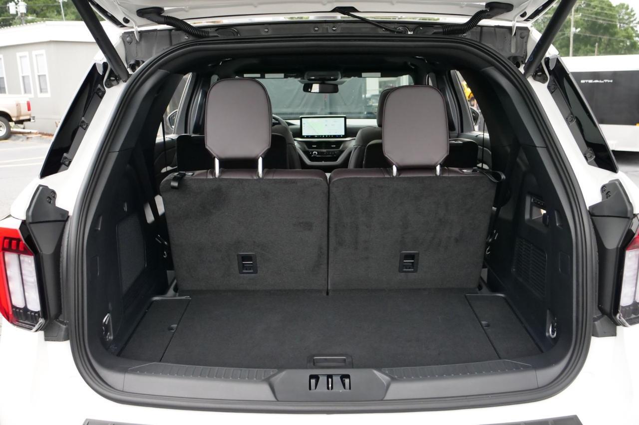 2025 Ford Explorer Platinum 4WD / Ultimate Package / Massage Seats! Lincolnton NC
