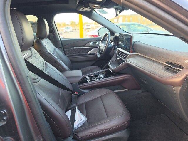 2025 Ford Explorer Platinum Marshfield MA