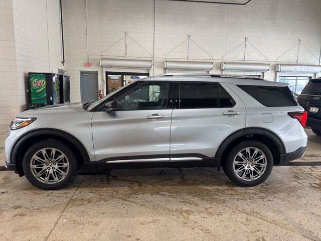 2025 Ford Explorer Platinum Random Lake WI