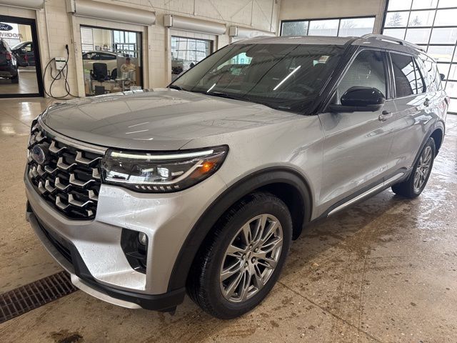 2025 Ford Explorer Platinum Random Lake WI