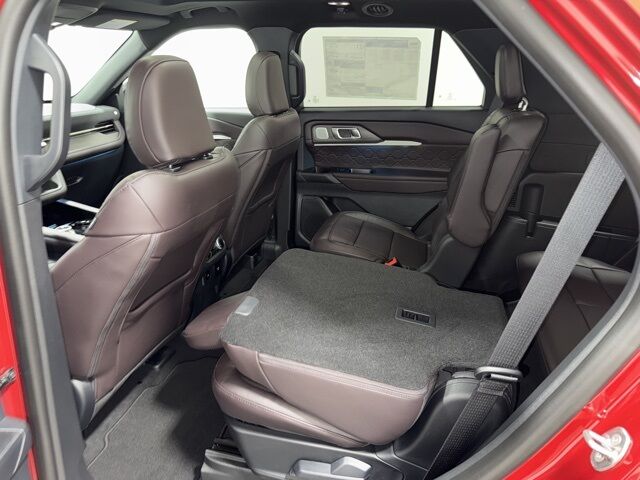 2025 Ford Explorer Platinum photo 35