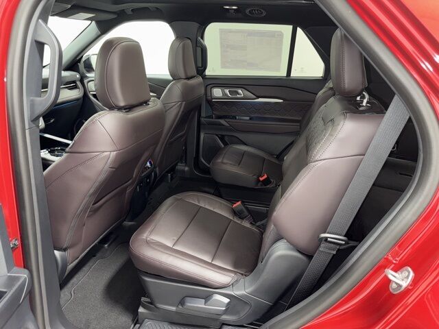 2025 Ford Explorer Platinum photo 31