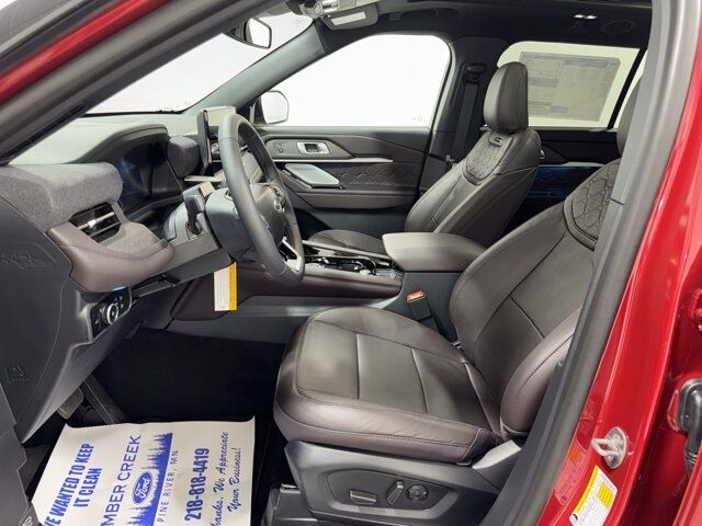 2025 Ford Explorer Platinum photo 11